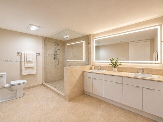 Building Photo - 8855 Collins Ave