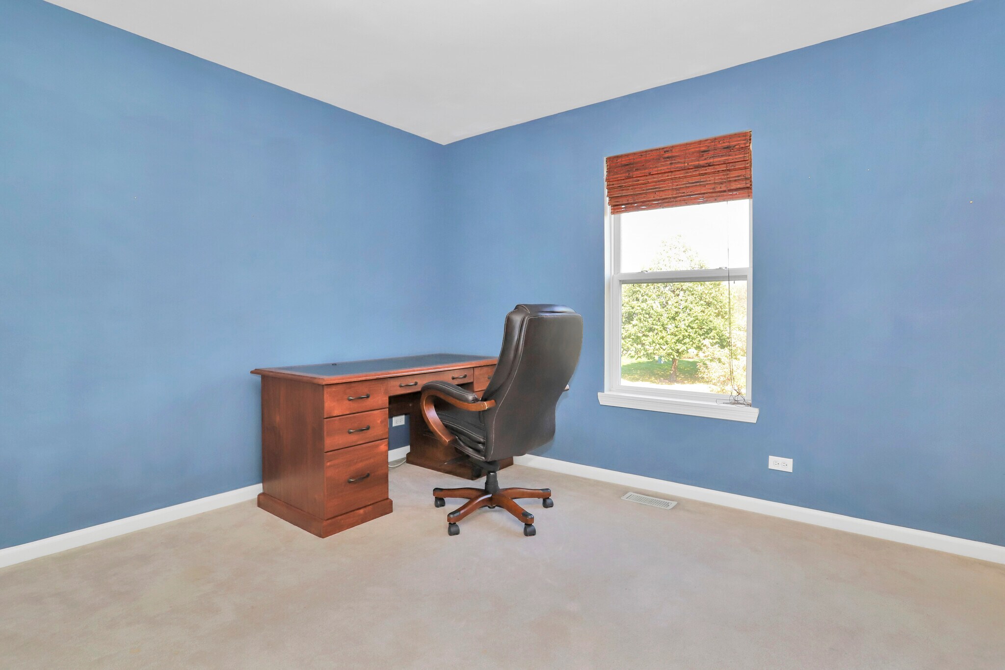 Building Photo - 2165 Sunrise Cir