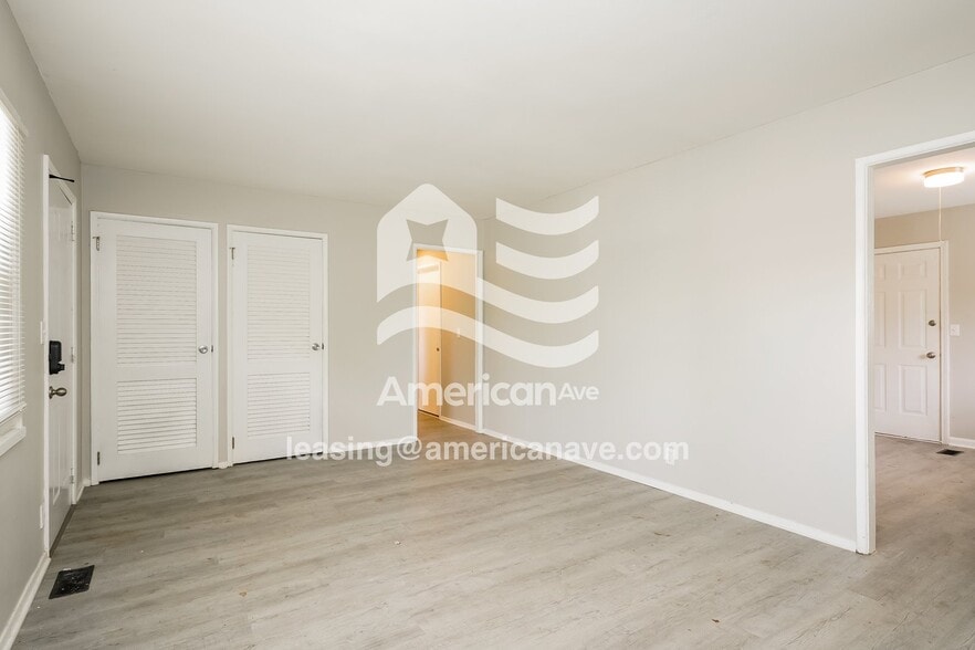 Building Photo - 3125 Hart Dr