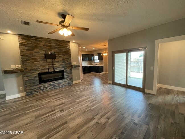 Building Photo - 5307 Seneca Ln