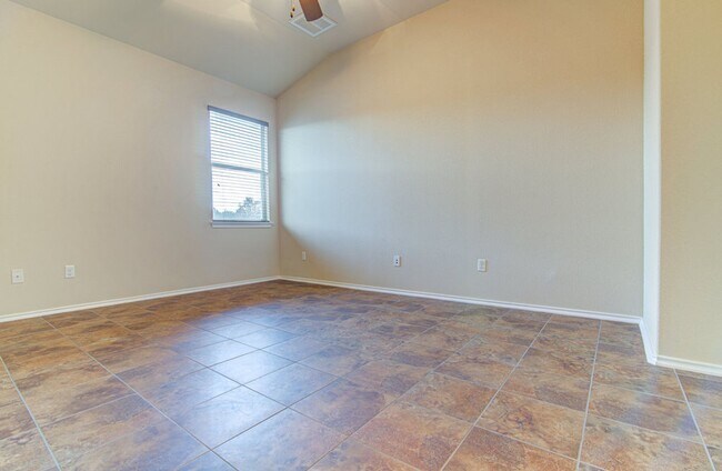 Building Photo - Gorgeous Rancho Alto 5/3 is Move in Ready!