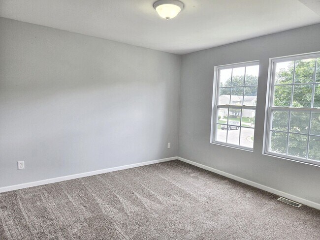 Building Photo - 5358 Woodrush Ave