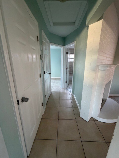 Hallway - 3215 Roscoe Ave