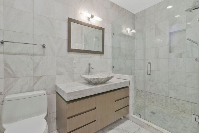Building Photo - 1227 15th St NW