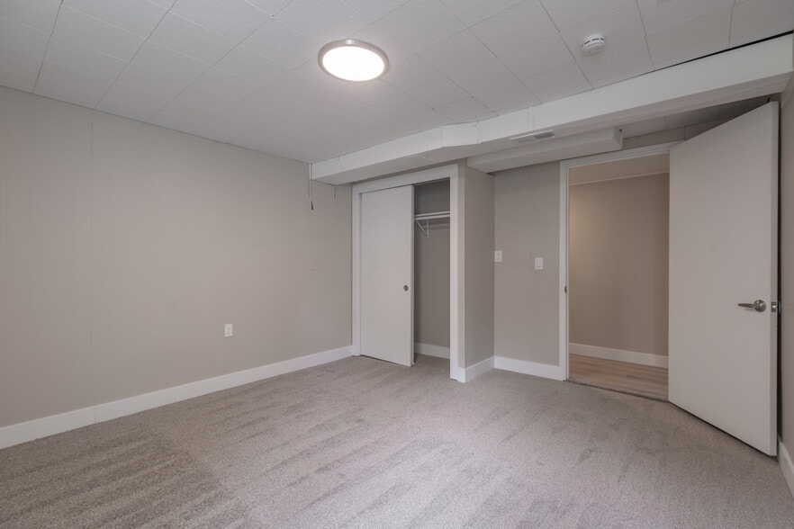 Building Photo - 3728 SE 49th Ave