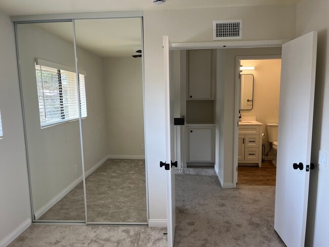 Building Photo - 3304 Caminito Eastbluff