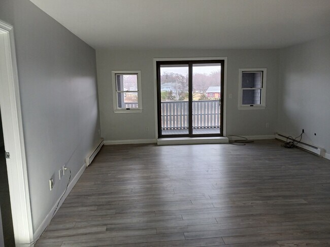 Building Photo - 160 Turner Rd