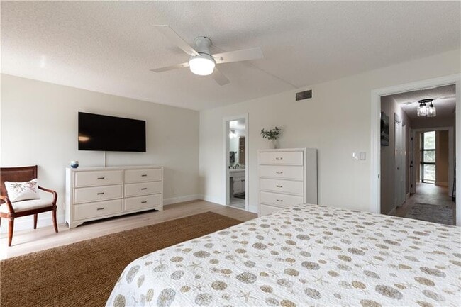 Building Photo - 1800 S Ocean Dr