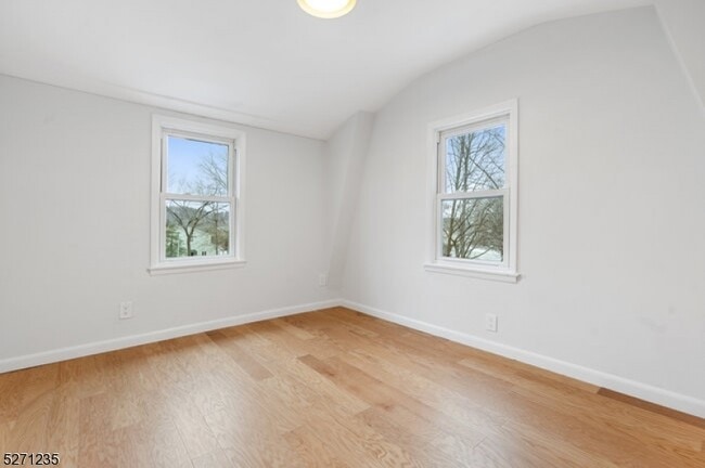 Building Photo - 567 Eagle Rock Ave