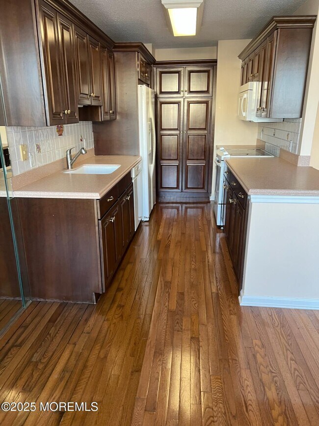 Building Photo - 787 Ocean Ave