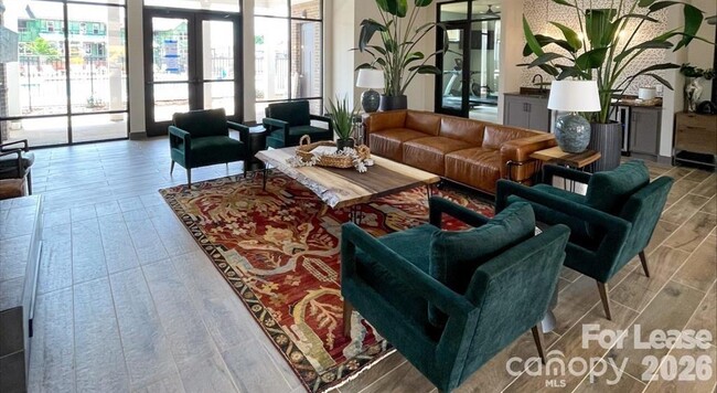 Building Photo - 17014 Fairmount Way