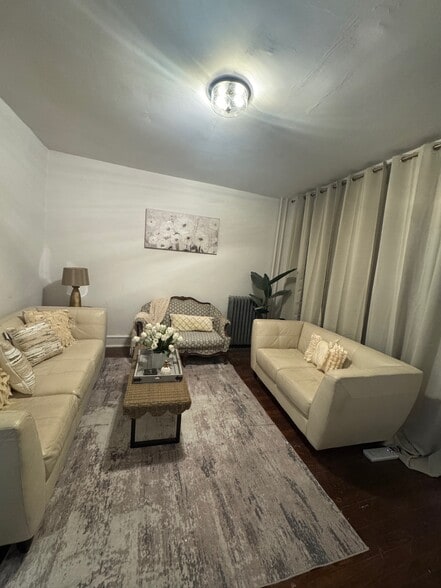 Building Photo - 5409 Walnut St