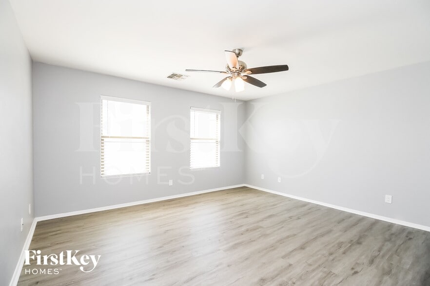 Building Photo - 40608 N High Meadows Dr