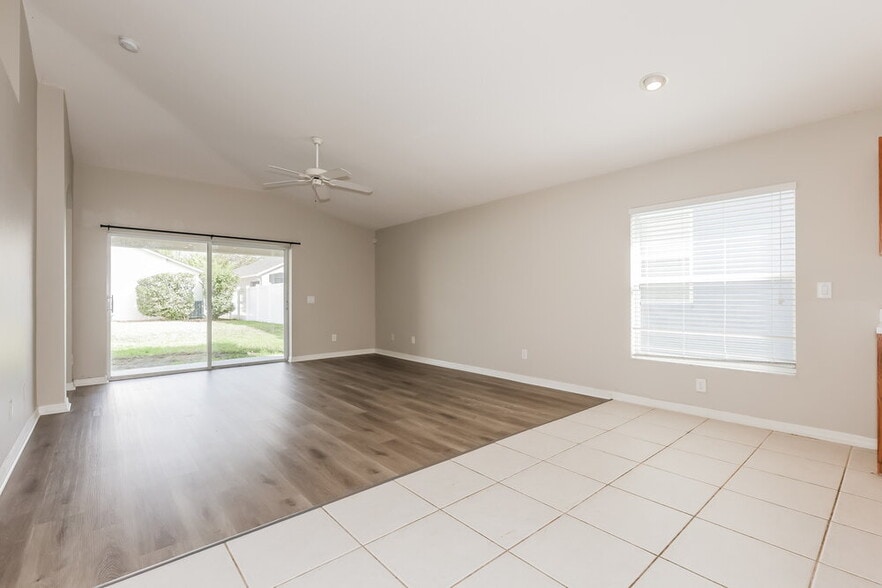 Building Photo - 31343 Heatherstone Dr