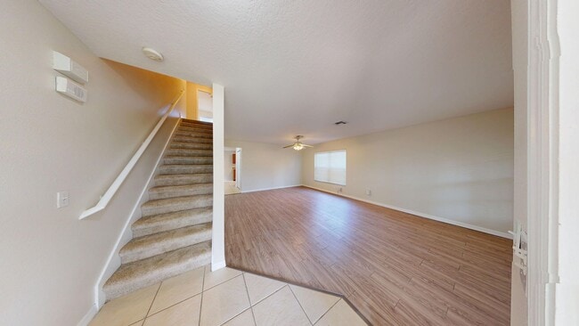 Building Photo - 4 Bedroom /2.5 bath Spacious Home In Sanfo...