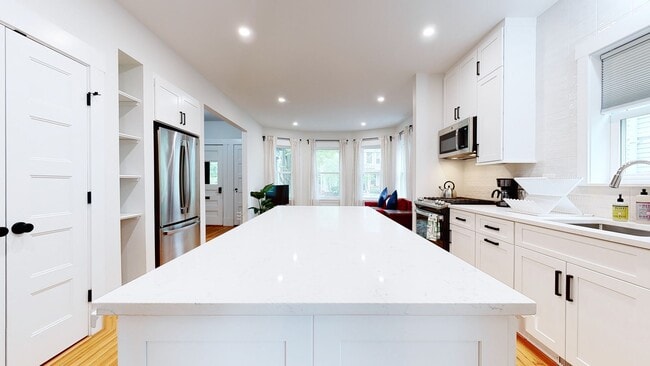 Building Photo - 276-278 Willow St