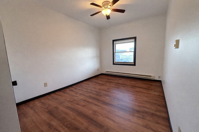 Building Photo - 107 W Baldwin St