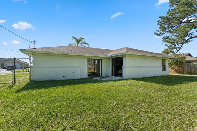 Building Photo - Southwest Sudder Avenue, Port St. Lucie, F...