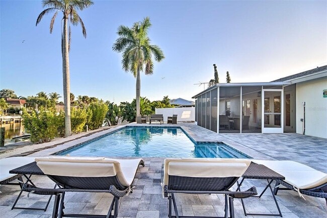 Building Photo - 4107 Coconut Terrace