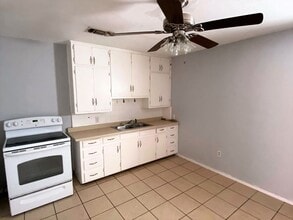 Building Photo - Adorable Remodeled three bedroom, one bath home with spacious fenced in back yard!!
