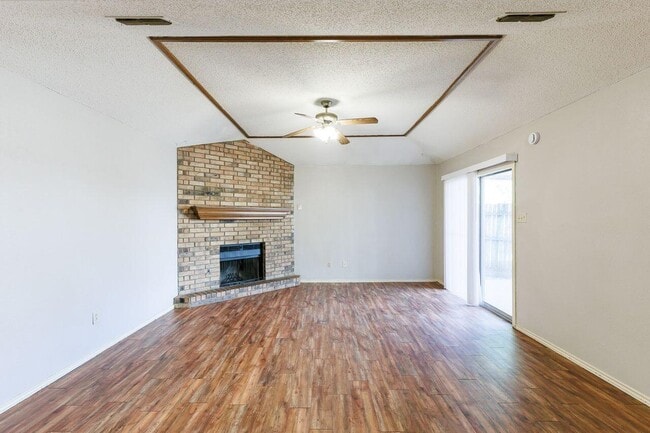 Building Photo - 6411 York Dr