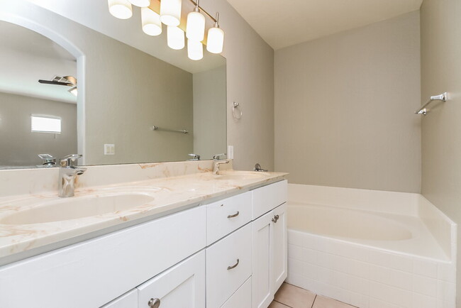 Building Photo - 22272 E Via del Rancho