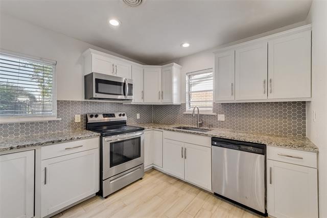 Building Photo - 413 Simmons Dr