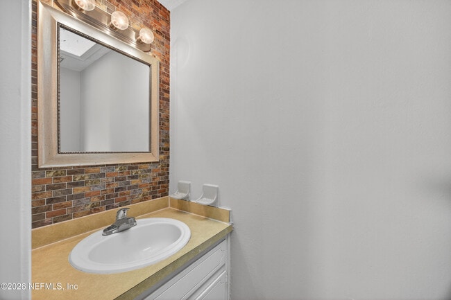 Building Photo - 726 Perryman Ln W