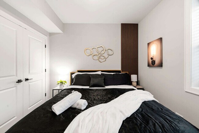 Building Photo - 2207 W 18th St