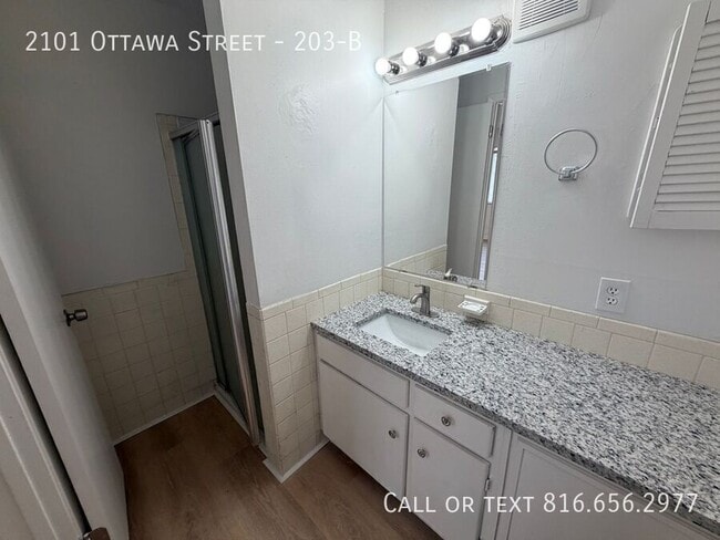 Building Photo - 2101 Ottawa St