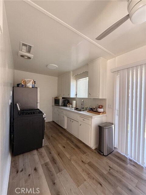 Building Photo - 325 La Paloma St