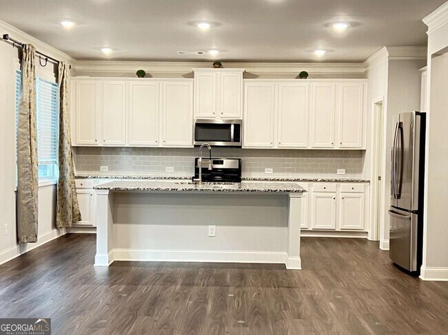 Building Photo - 4675 Silver Oak Dr SW