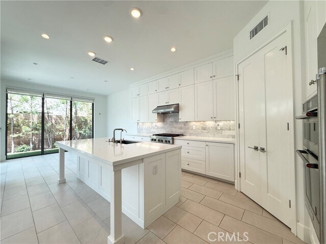 Building Photo - 203 Fiore