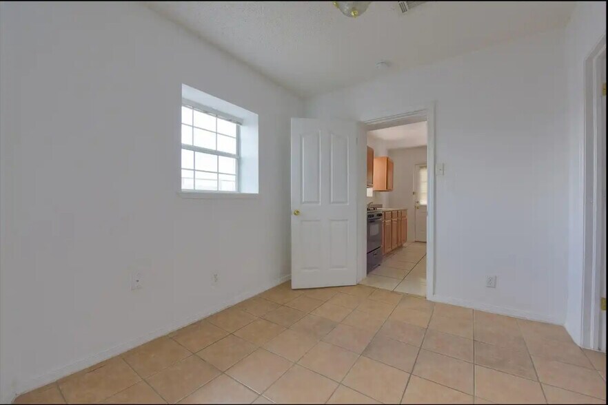 Building Photo - 153 Dixon Pl