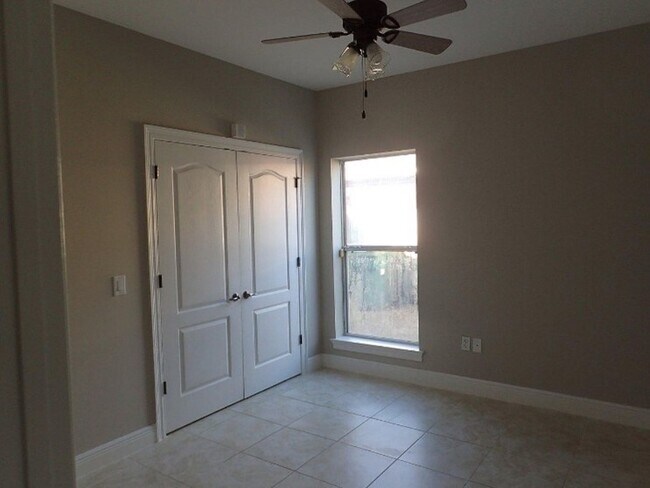 Building Photo - 9047 Orlando Ave