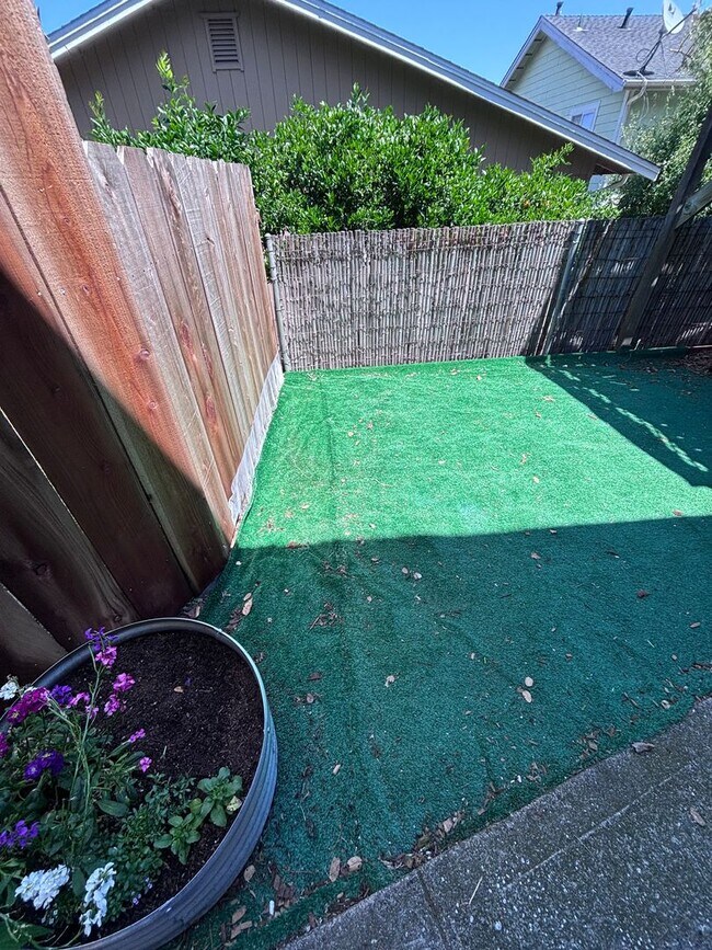 Building Photo - 1 Bedroom- $1500.00 Newly remolded-private yard