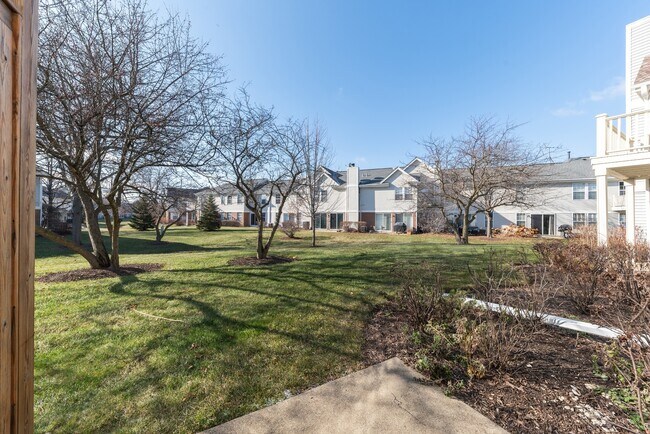 Building Photo - 260 E Fabish Dr