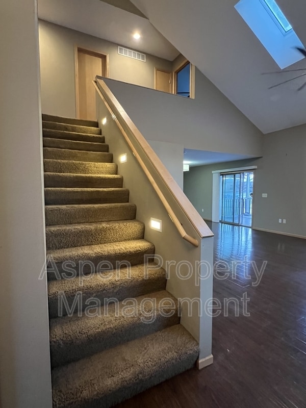 Building Photo - 1765 Sara Ct