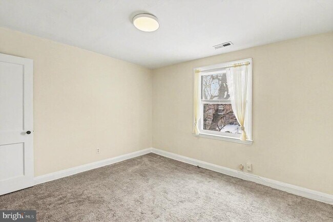 Building Photo - 1329 Taylor Ave