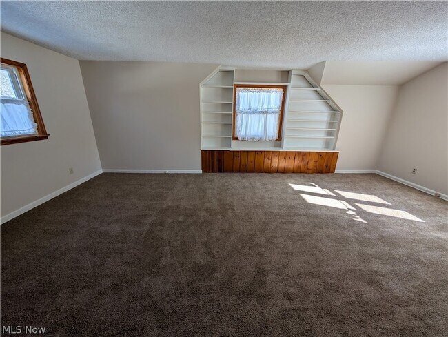 Building Photo - 703 Avondale St