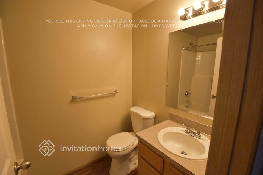 Building Photo - 10616 64th Ave NE