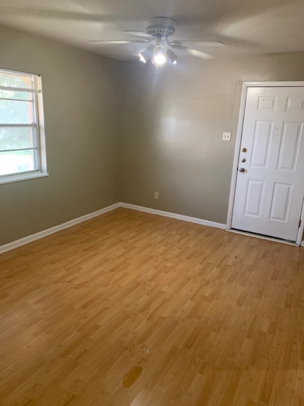 Building Photo - 3701 Sleeper Ave