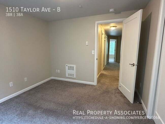 Building Photo - 1510 Taylor Ave N