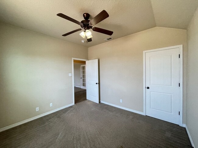 Building Photo - 601 W Little Dipper Dr