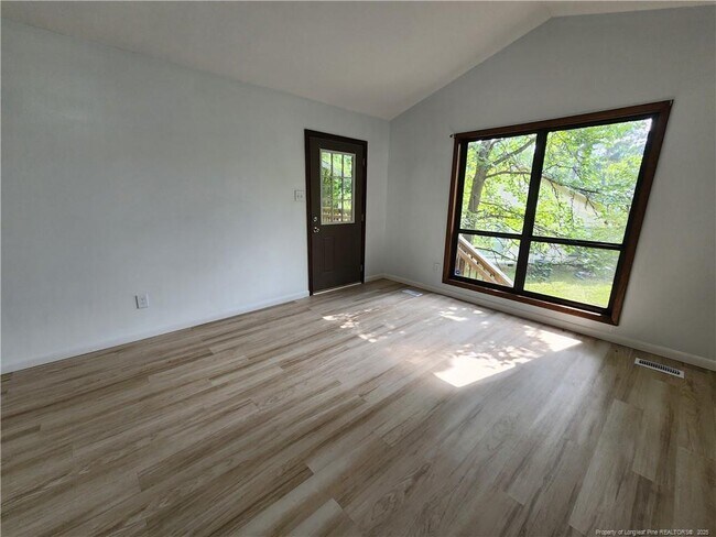 Building Photo - 504 Toxaway Ct