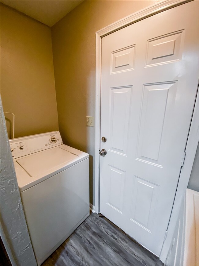 Building Photo - 1445 Willow Bend Way