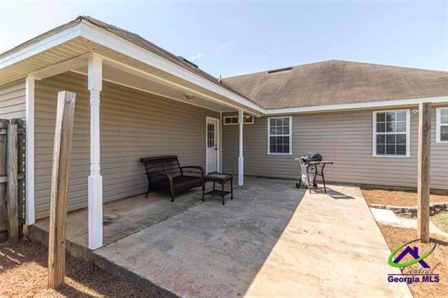 Building Photo - 104 Brittland Dr
