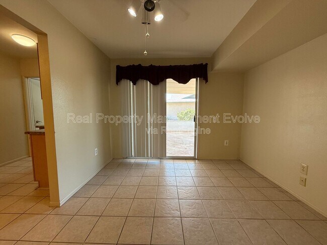 Building Photo - 17026 N 96th Ave