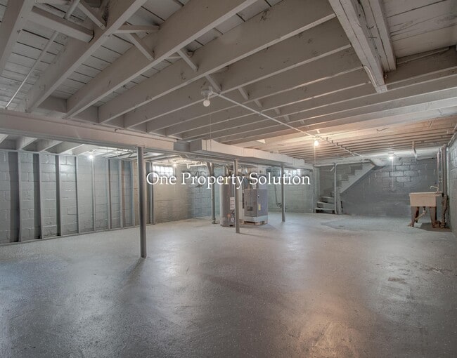 Building Photo - 317 Garfield St
