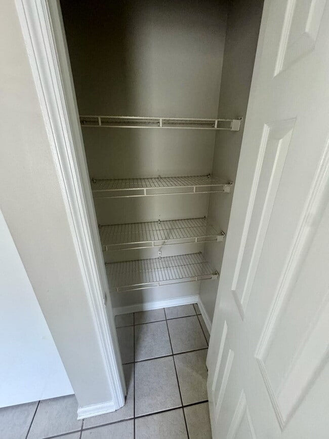 Building Photo - Charming 3BR/2BA home in Dothan, AL - Appliances included, pets are accepted, fenced in backyard ...